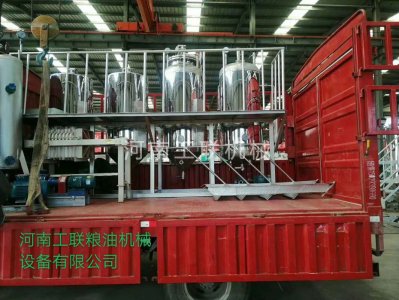 全不銹鋼食用油精煉設(shè)備發(fā)貨遼寧
