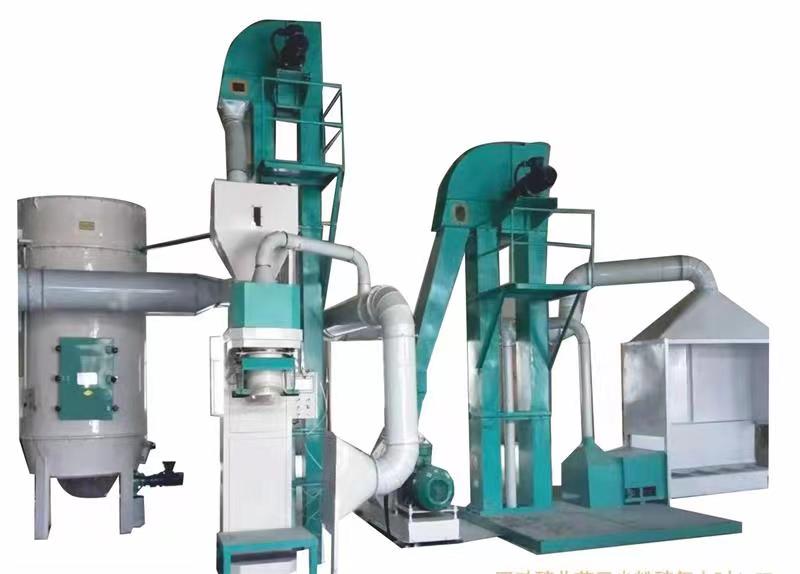 曲藥粉碎設(shè)備廠家：選擇哪種材質(zhì)的大型釀酒設(shè)備比較好？